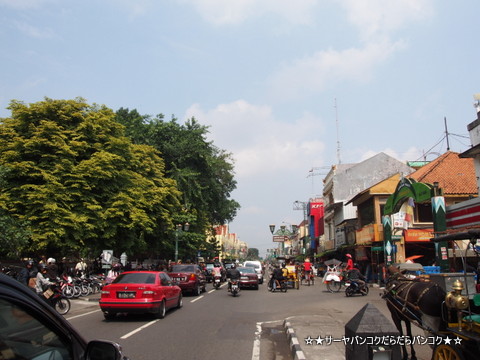 マリオボロ通り まりおぼろどおり Jalan Malioboro