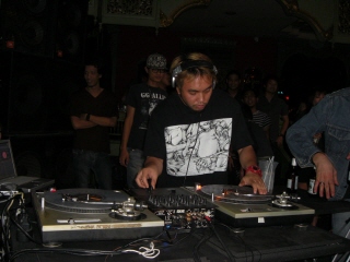20081105 DJ SHADOW 5