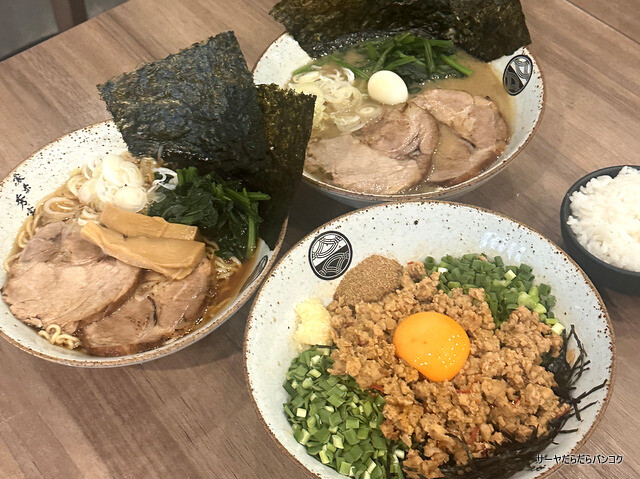 【HIDEYA RAMEN 秀家ラーメン】 at Sukhumvit soi 69と71の間 ~バンコク家系の元祖店で背徳のまぜそば&豚骨醤油~