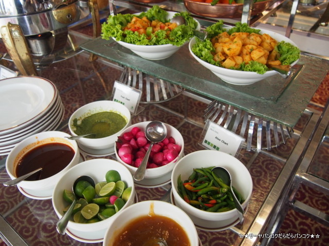 tandoor holiday inn silom バンコク インド