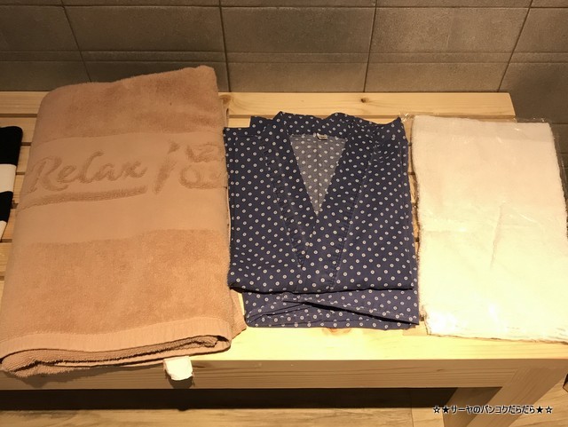 letsreelax bangkok thonlor レッツリラックス バッグ中身