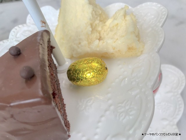 The T's Room 56 onnut cafe bangkok イースターエッグ