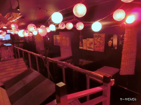 トンロー横丁 ASIAN VILLA バンコク