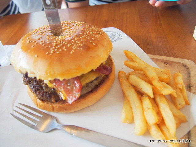 Sorry i'm Hungry Burger Cafe, Bangkok バーガー バンコク