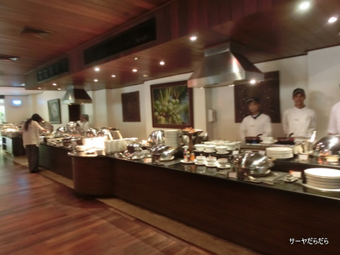 Le Meridien Khao Lak Beach and Spa Resort 1