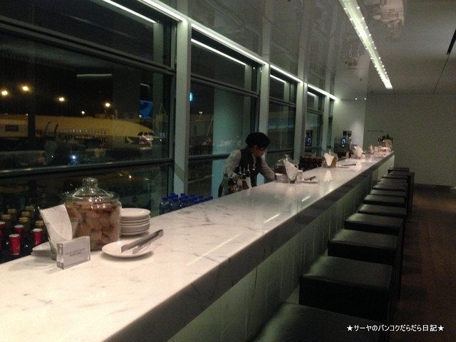 空港 Airport ラウンジ 香港 Hong Kong Lounge