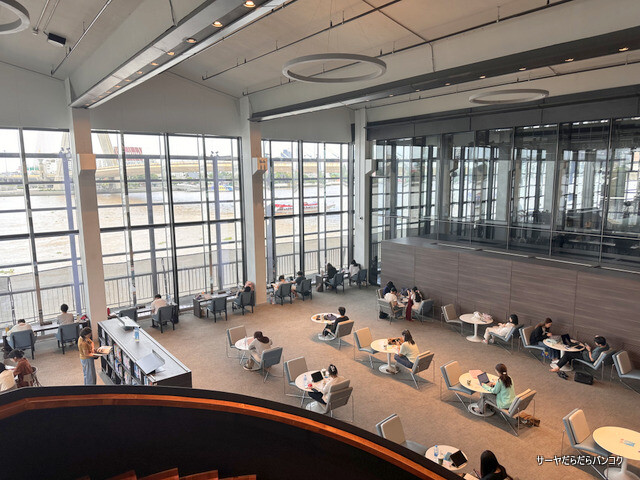 【Prince Vivadhanajaya Library】 at BOT Learning Center ~電源完備でラマ8世橋の絶景!BOT学習センター内のフリー図書館~