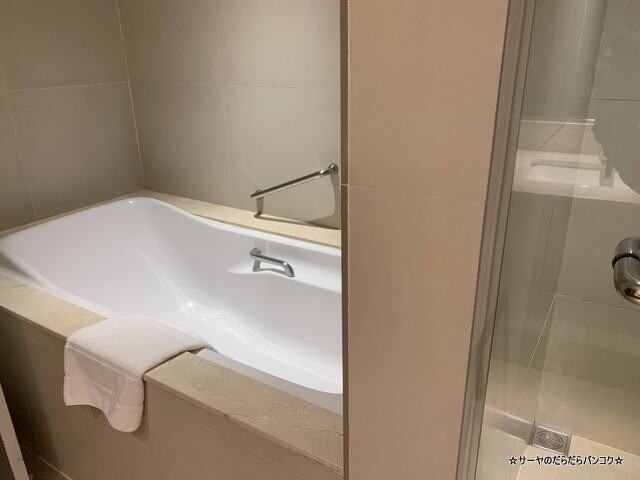 Crowne Plaza Bangkok Lumpini Park (15)