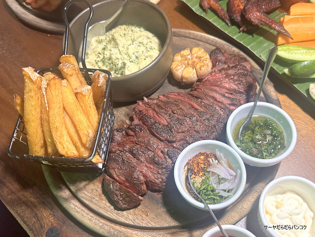 【CALM Bangkok - Grill, Garden & Guinguette】 at Sukhumvit Soi31 ~お洒落なテラスの一軒家レストラン~
