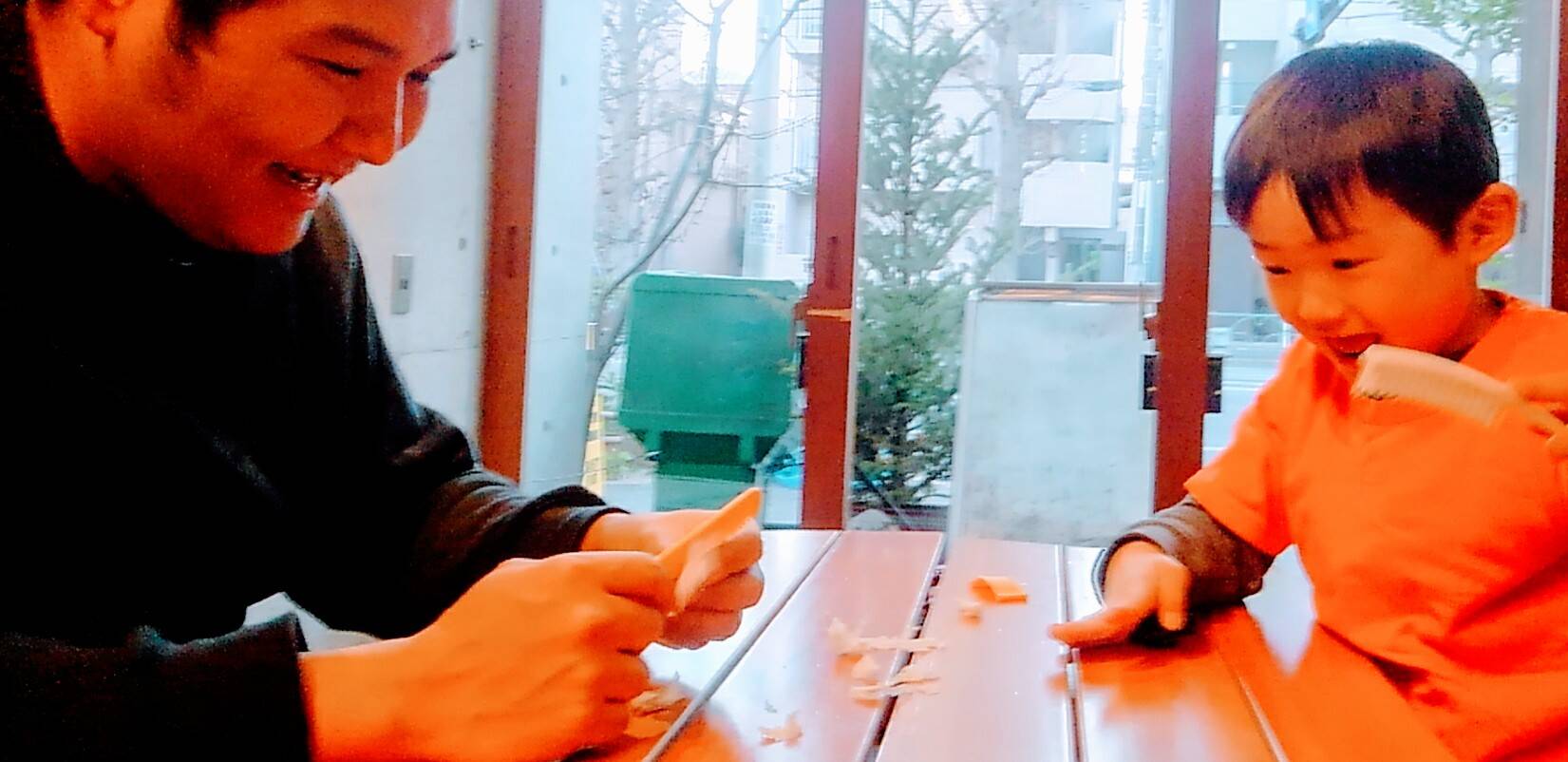 英語でサイエンス 静電気の実験 オンライン英語知育 オンライン英語robot オンライン英語プログラミング オンライン英語クッキング オギクボカフェenglish School 英語でサイエンス 静電気の実験 オンライン英語知育 オンライン英語robot オンライン英語プログラミング オンライン英語クッキング オギクボカフェenglish School