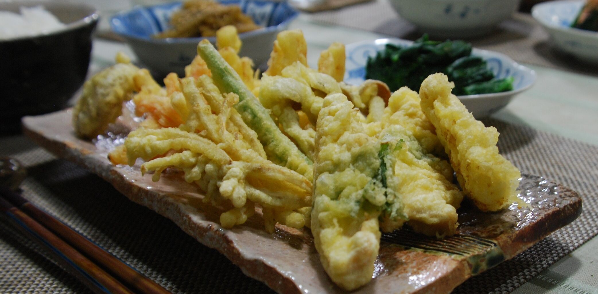 天ぷら 鶏むね肉 野菜 ヤーコンのきんぴら ほうれん草のおひたし 中年夫婦のウチゴハン 天ぷら 鶏むね肉 野菜 ヤーコンのきんぴら ほうれん草のおひたし 中年夫婦のウチゴハン