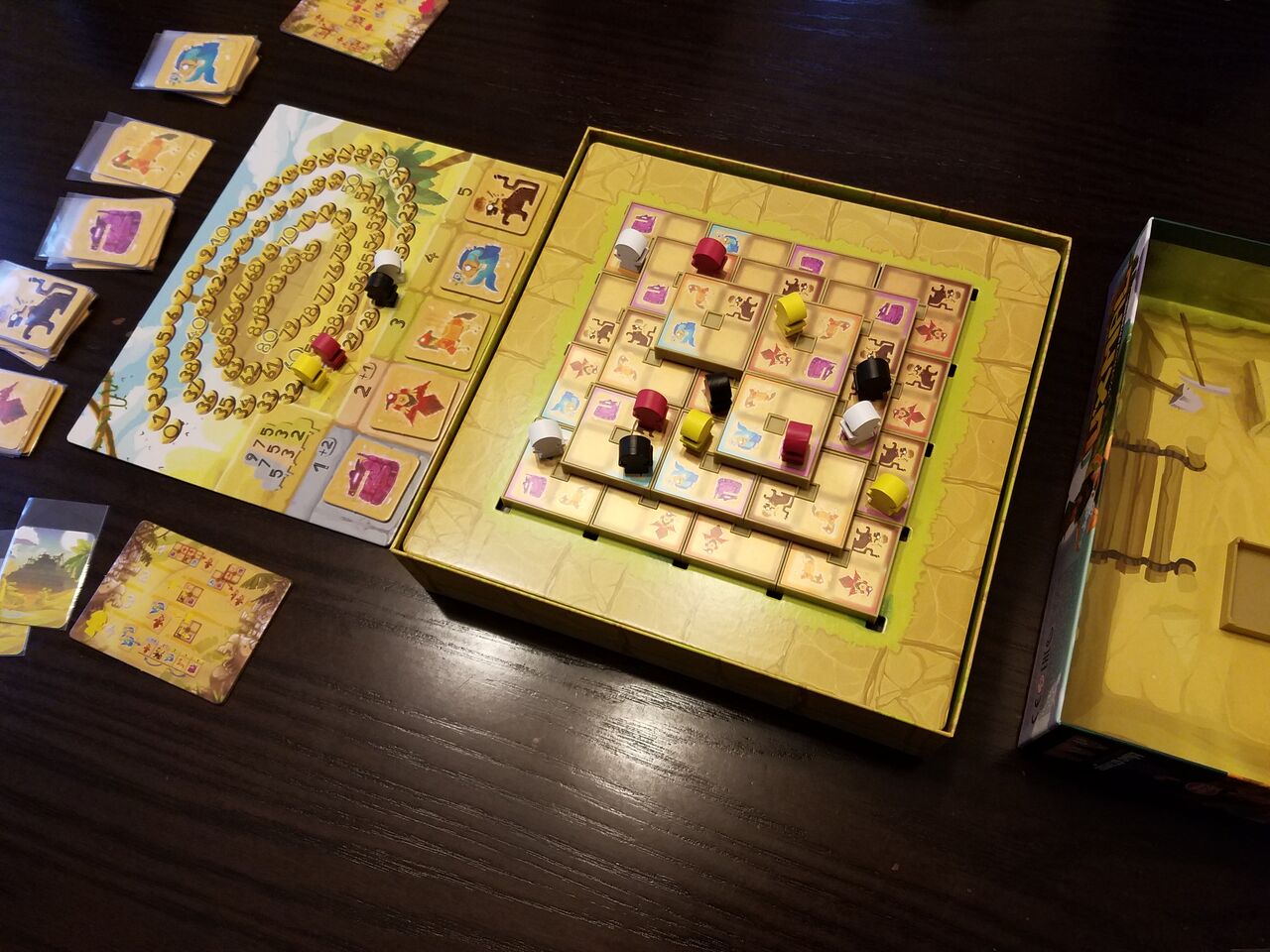 ボードゲーム レビュー 評価 ウシュマル Uxmal あそびつながるラボ おすすめのボードゲーム紹介ブログ