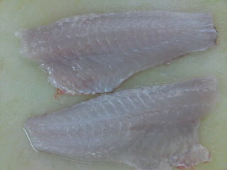 ベラ キュウセン のさばき方 三枚おろし 簡単 魚の美味しいさばき方 ベラ キュウセン のさばき方 三枚おろし 簡単 魚の美味しいさばき方