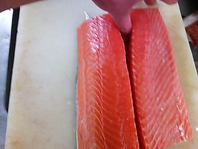 サーモン 皮 引き方 簡単 魚の美味しいさばき方