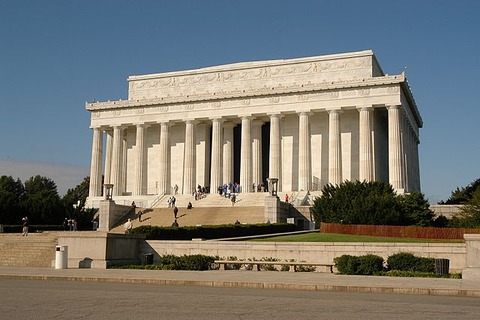 640px-Lincoln_memorial_dc_20041011_095847_1.3008x2000