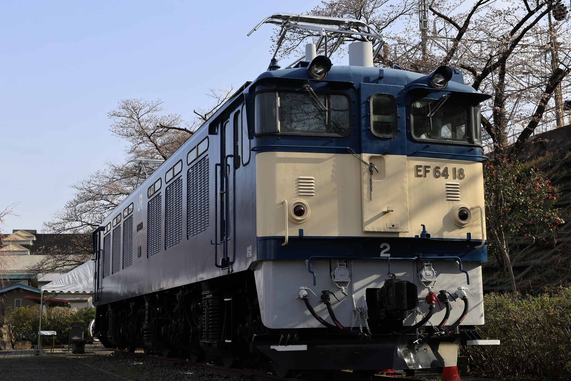 勝沼ぶどう郷駅前甚六公園のEF64 18 ～保存機めぐりは【晴れ漢】に任せ