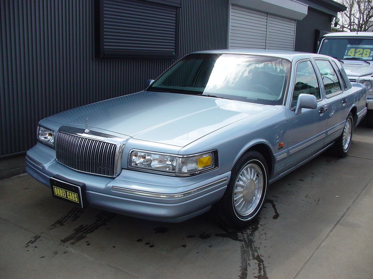 リンカーン タウンカー 95から97年｜自動車・オートバイ