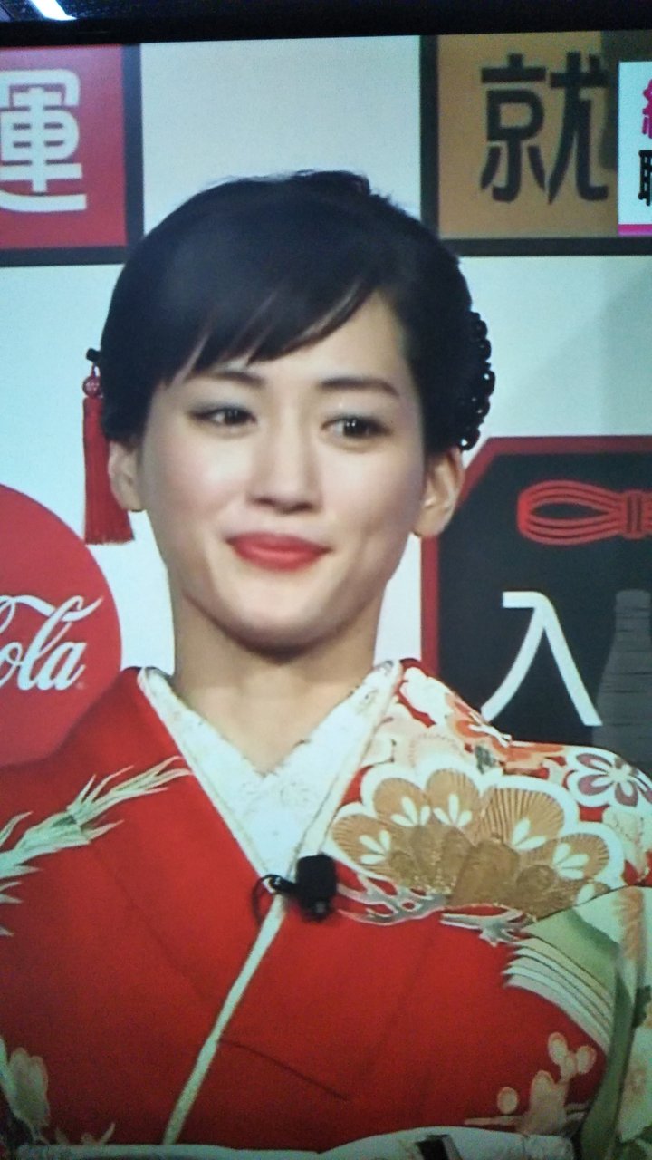 美人 綾瀬はるか さん ある角度から見ると 高島礼子 さんに見えたぞぉ コカ コーラのcm プランナーの独り言 美人 綾瀬はるか さん ある角度から見ると 高島礼子 さんに見えたぞぉ コカ コーラのcm プランナーの独り言