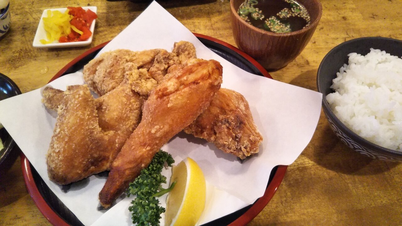ジョニーのからあげ そのボリュームは 関西に 大分から揚げ を広めたパイオニアの魂 本日のランチセット プランナーの独り言