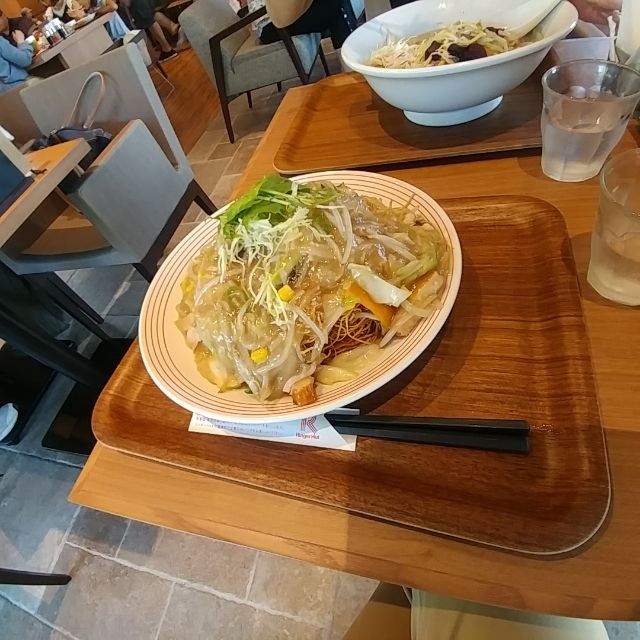 皿うどん 軽井沢アウトレット おひま倶楽部のランチ部屋 皿うどん 軽井沢アウトレット おひま倶楽部のランチ部屋