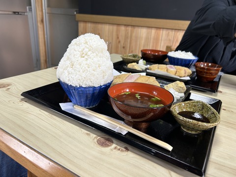 大盛りご飯