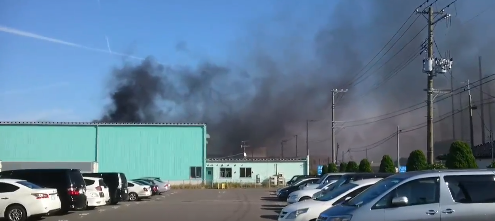 新潟県新潟市東区下木戸付近のスクラップ工場で大規模火災 火事 ピクトのままに 新潟県新潟市東区下木戸付近のスクラップ工場で大規模火災 火事 ピクトのままに