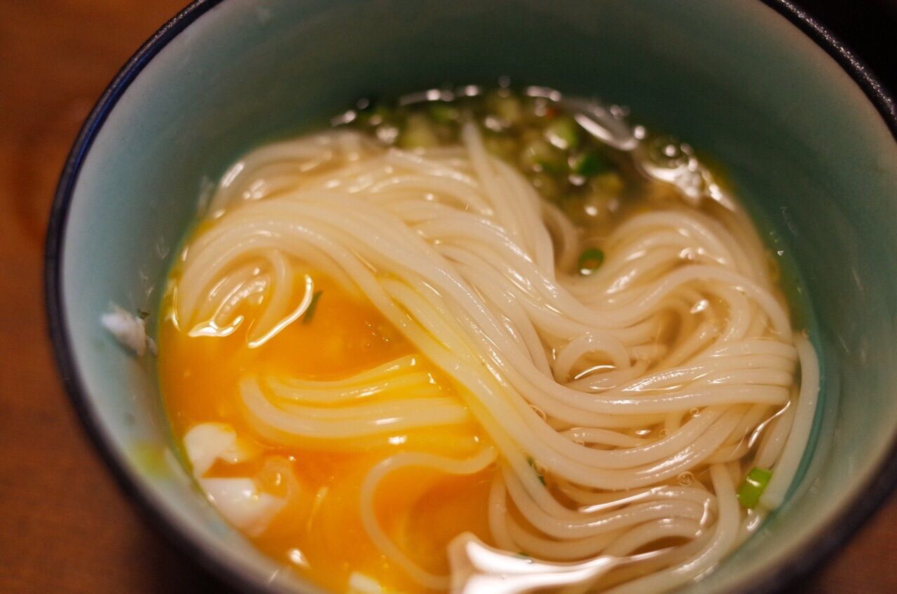朝ごはんに冷たい汁の素麺 温泉卵にだし おやじ厨房に入る