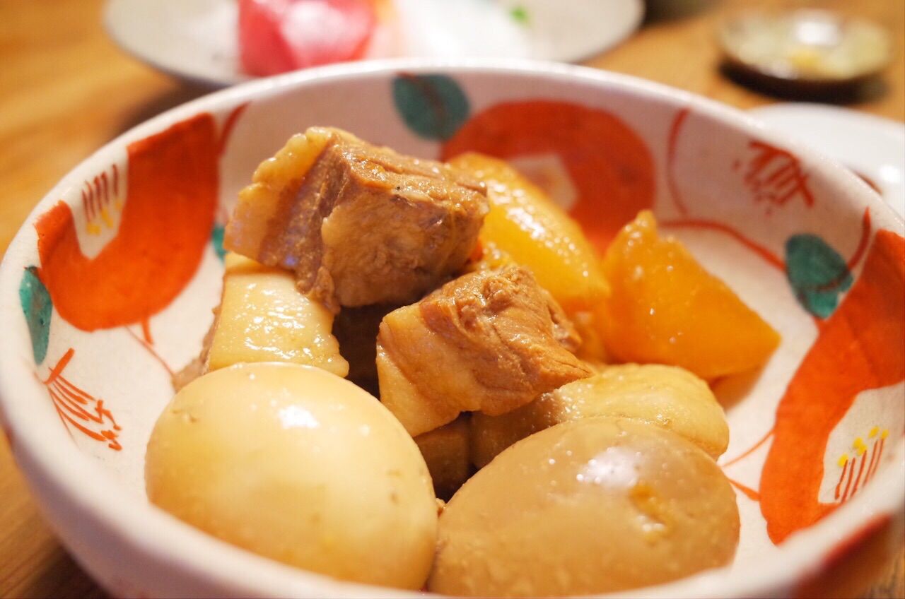 豚の角煮 その煮汁で煮卵と大根を炊いて おやじ厨房に入る 豚の角煮 その煮汁で煮卵と大根を炊いて おやじ厨房に入る