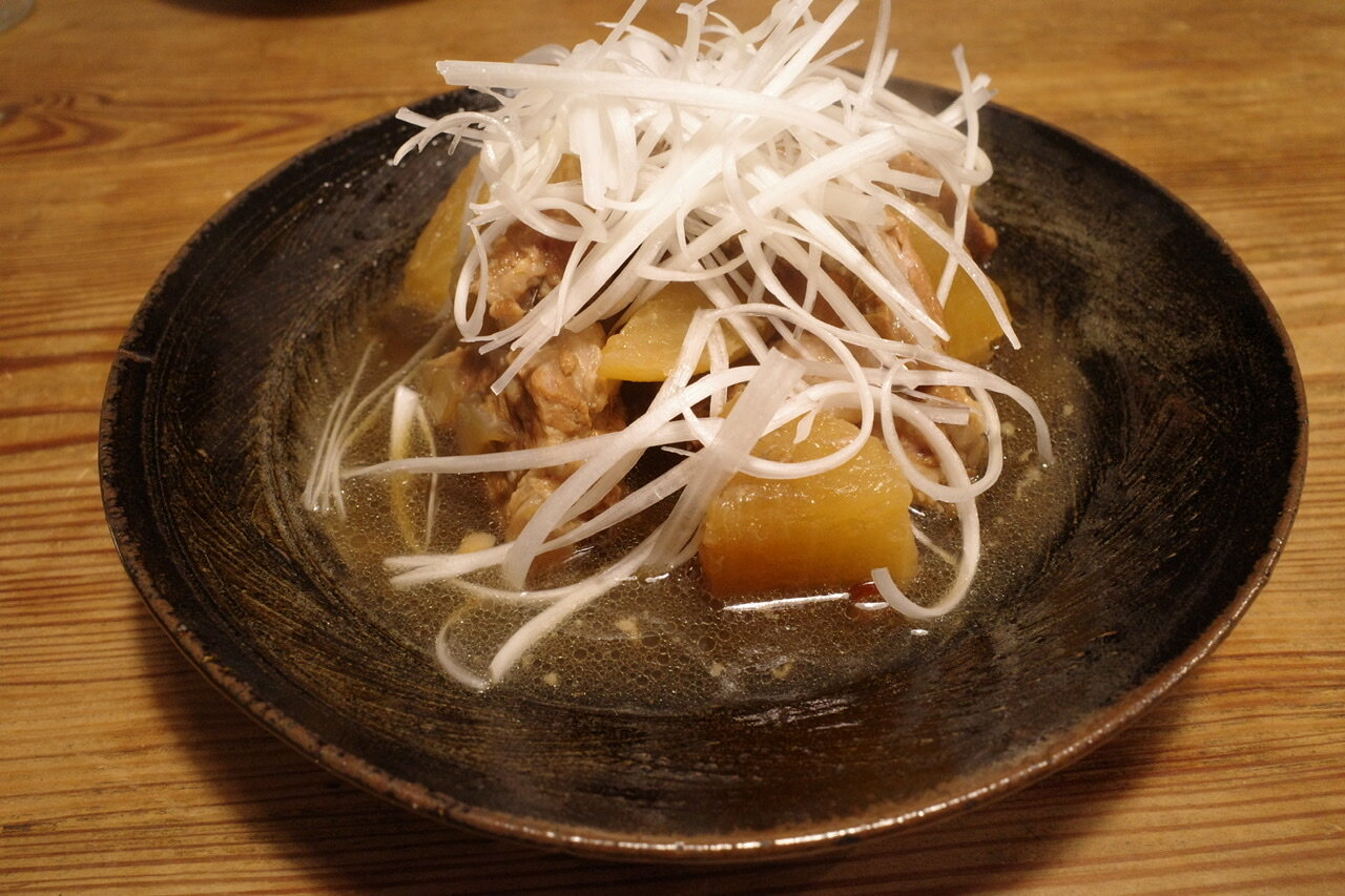 豚バラ軟骨の醤油煮込み おやじ厨房に入る