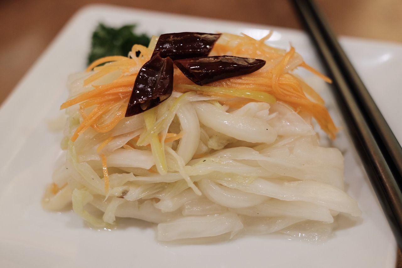 夜は横浜中華街で 渡り蟹の中国豆味噌炒め と たれワンタン おやじ厨房に入る