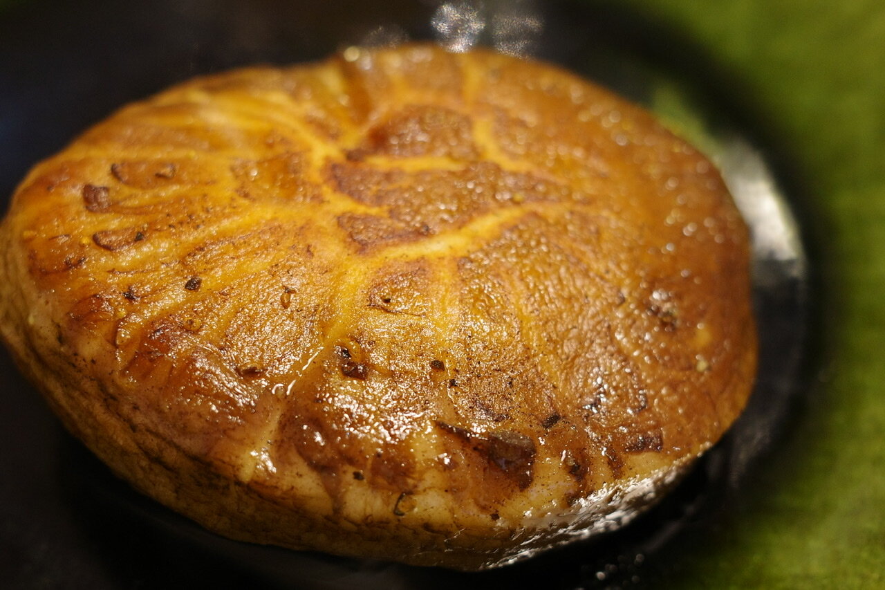 ジャンボ椎茸は醤油バター焼きに おやじ厨房に入る