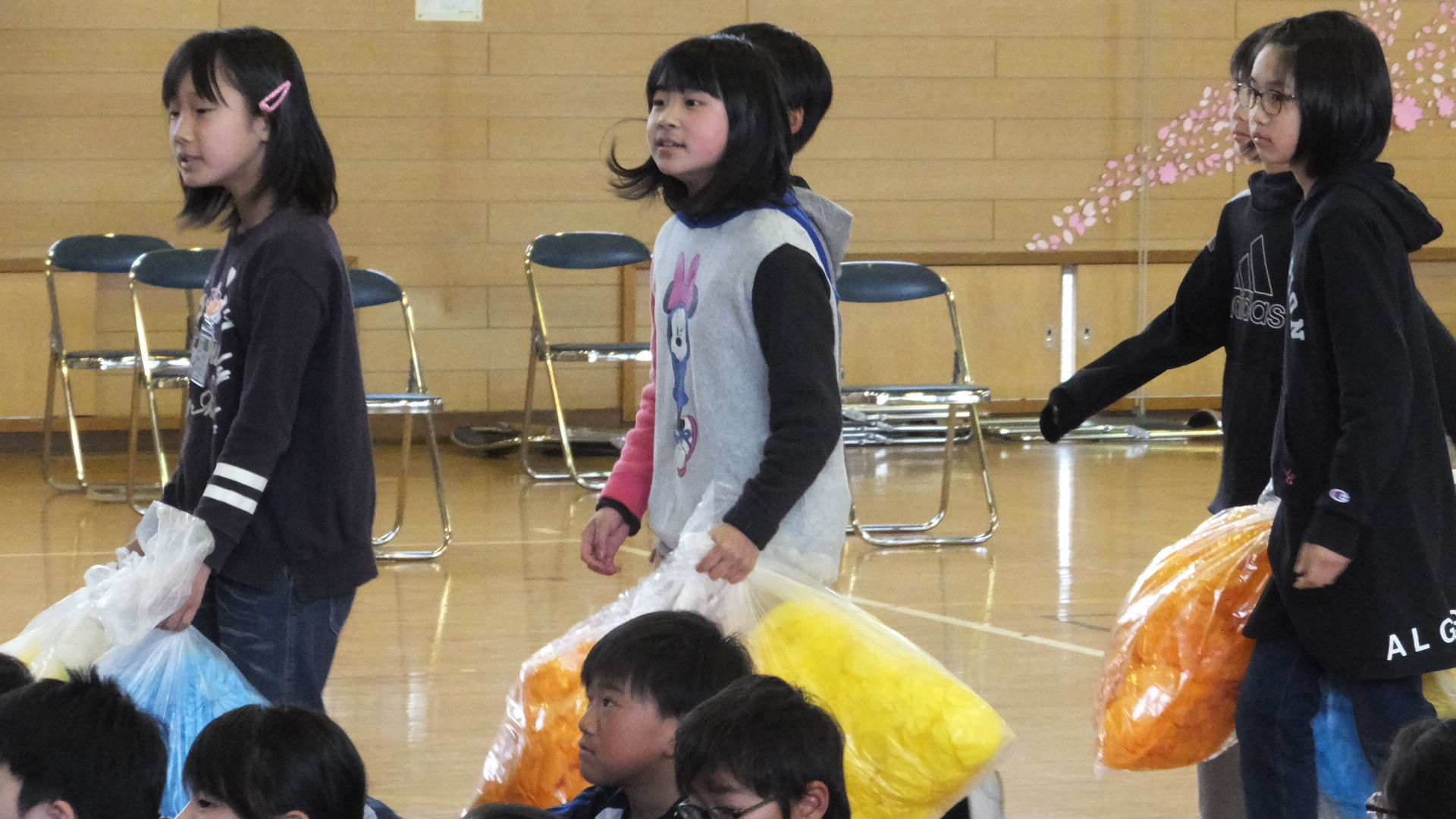 太田っ子ブログ
4月11日(木)6年生・1年生をむかえる会準備①聞く姿勢
