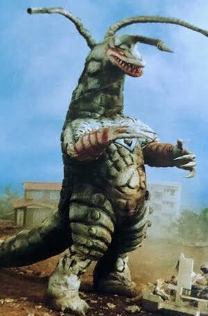 凶悪破壊獣テロキング 造形① : おいれんすの作業机