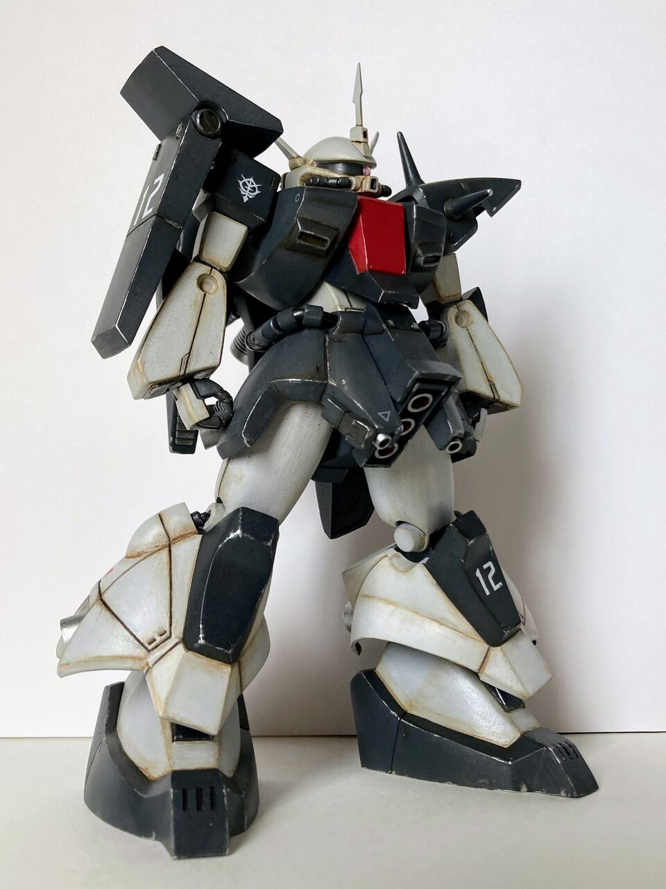 旧キット 1/144 ザクIII 改造（完成編） : おいれんすの作業机