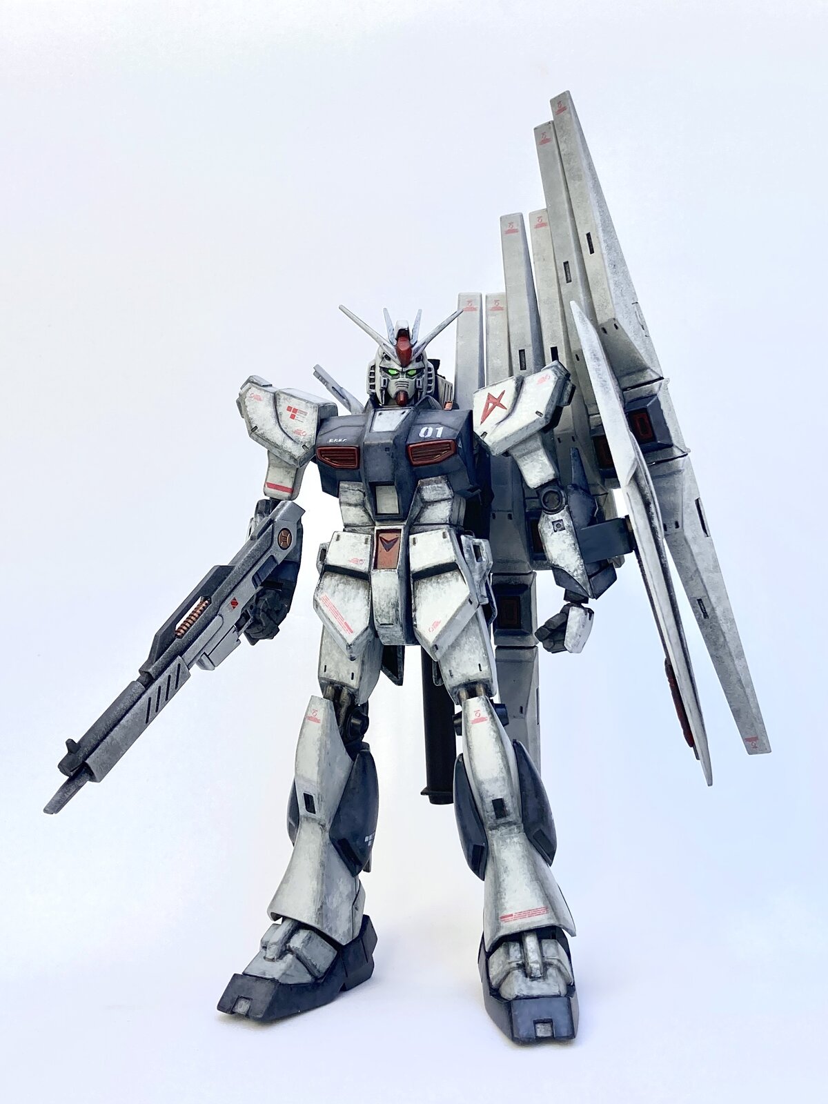 旧キット 1/144 νガンダム[特報カラー]（制作編＋完成編） : おいれん