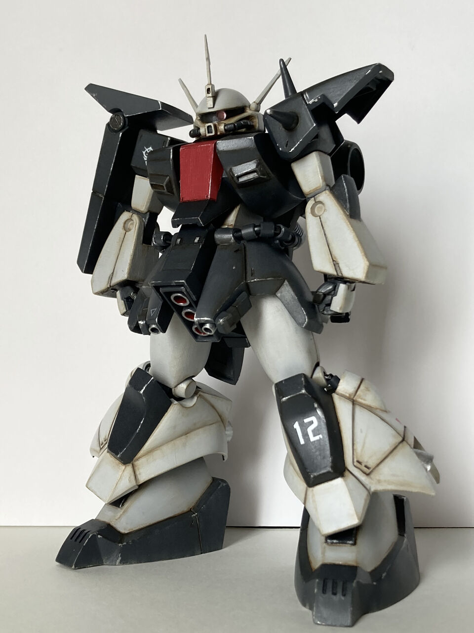 旧キット 1/144 ザクIII 改造（完成編） : おいれんすの作業机