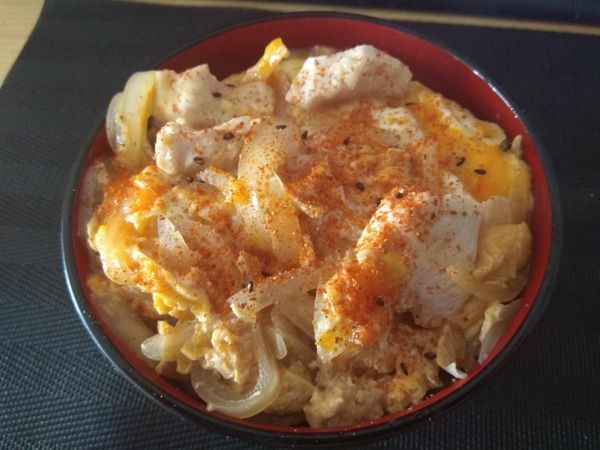 【画像あり】　100円ほどで作った親子丼が完璧すぎる