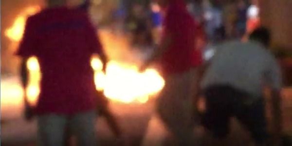 【動画】 杉並区の商店街で何者かが窓から火炎瓶を投げまくる