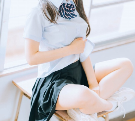 【画像】女さん「いい太ももの日らしいから載せとくw」パシャ