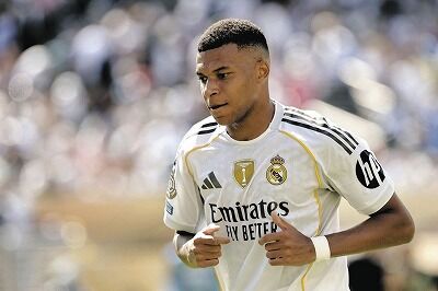 【動画】エムバペ、ついに人間を辞めてしまうwwwwwwwww