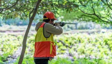 猟友会「熊狩は赤字」警察「ならワイがやるか…」猟友会「反対!!!」