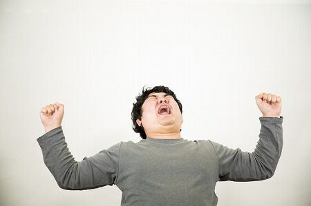 女友達と宅飲みした後、ガチで警察犬みたいにマン毛探す奴ｗｗｗｗｗｗｗｗ