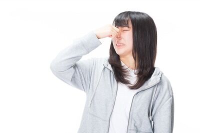 【悲報】女の口臭、男よりも臭いことが判明するｗｗｗｗｗｗ