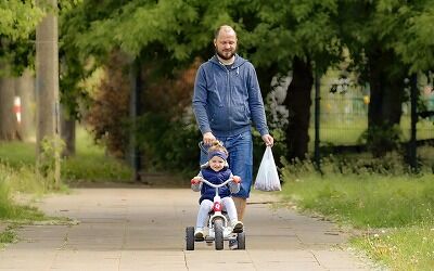 【画像】ネット民「陰キャ男性の服装、全員これ！」