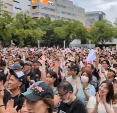 【速報】参政党の演説、聴衆の数がヤバすぎると話題に　※お前らの想像の3倍以上ヤバい