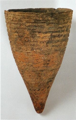 【画像】縄文時代の土器アホすぎwww