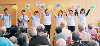 介護業界「介護はやりがいがある仕事だと知ってほしい」