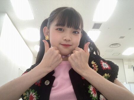 【画像】個別チェキヲタ「目を瞑っておくのでファンサください！」アイドル(17)「おっけ、任せて！」→