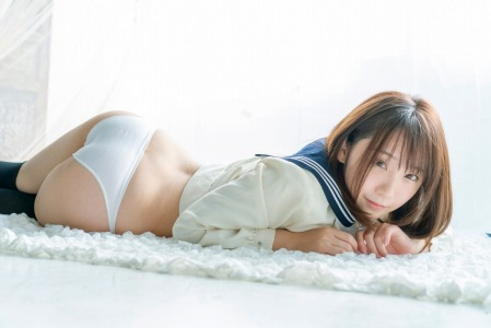 【朗報】APEX女子実況者さん、ゲーム画面を極小にして視聴者のニーズにお答えしてしまう