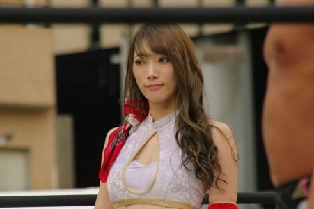 【悲報】女子プロレスラー、キャバ嬢にしか見えなくてエッチｗｗｗｗ